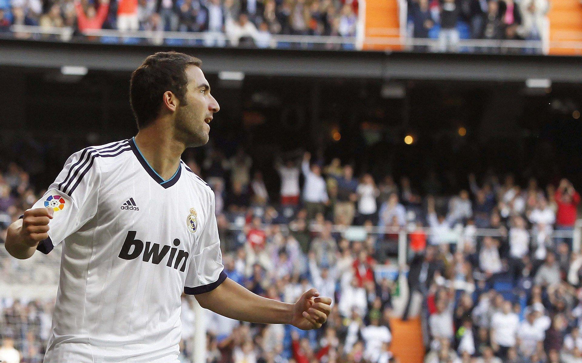 法国名将拉维勒涅刷新撑杆跳赛季最佳 巴黎奥运备战势头强劲