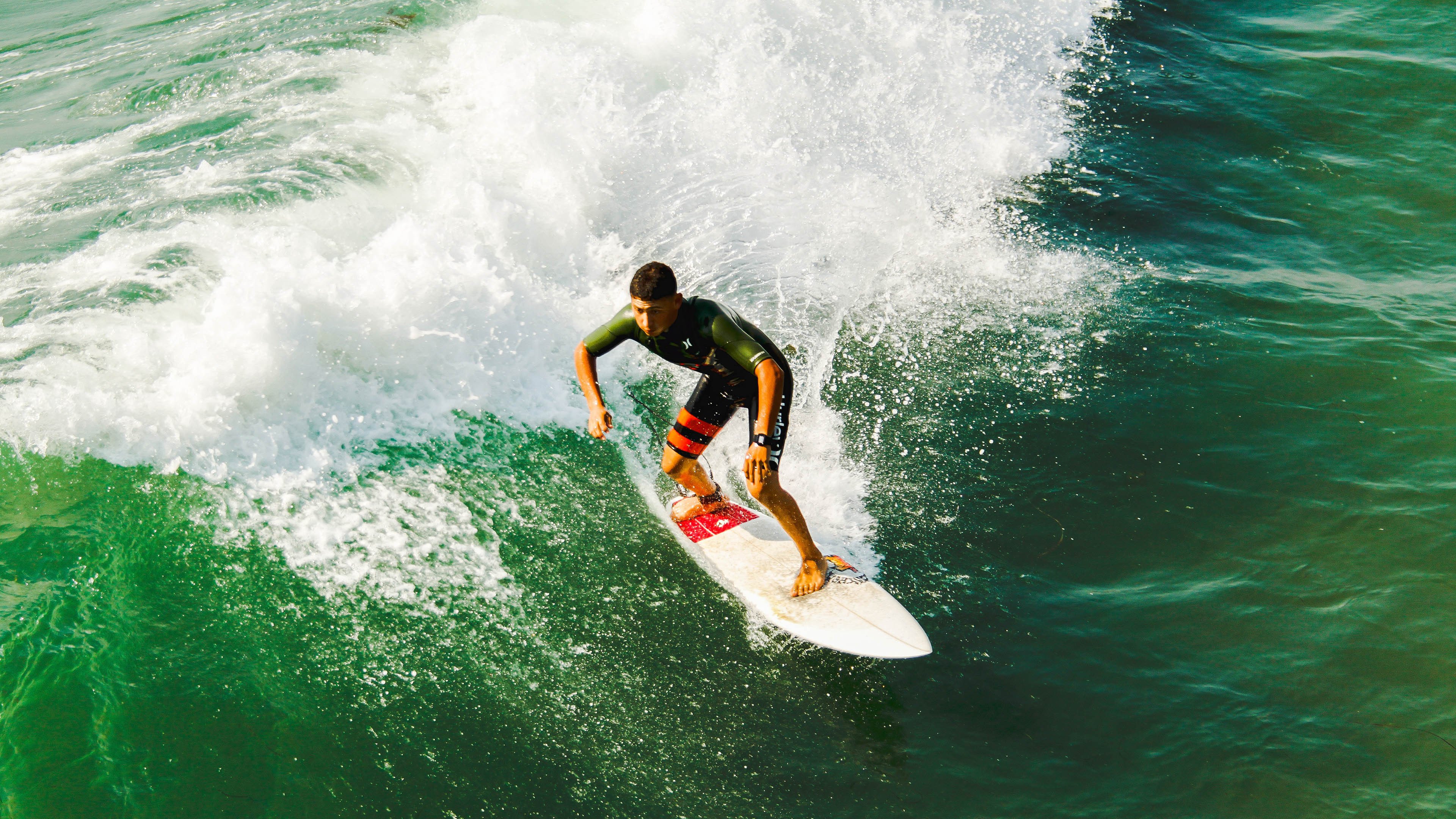 NBA总决赛激战正酣 勇士队逆转取胜夺赛点